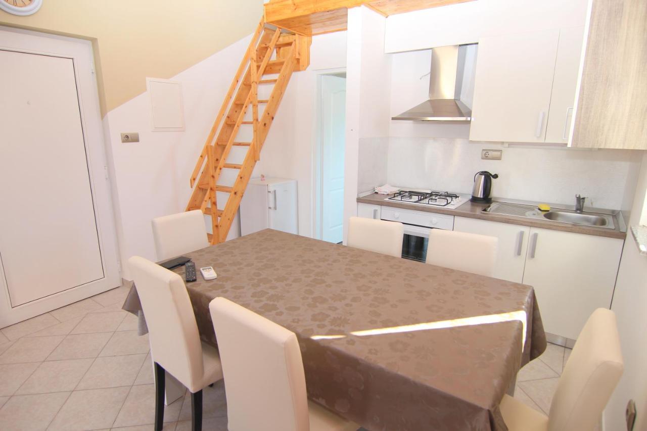 Apartment Ljubic Pag Town